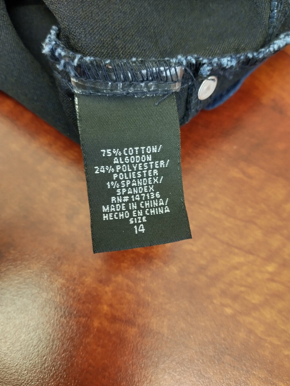 1822 Dark Blue Denim Capri - Picture 7 of 8